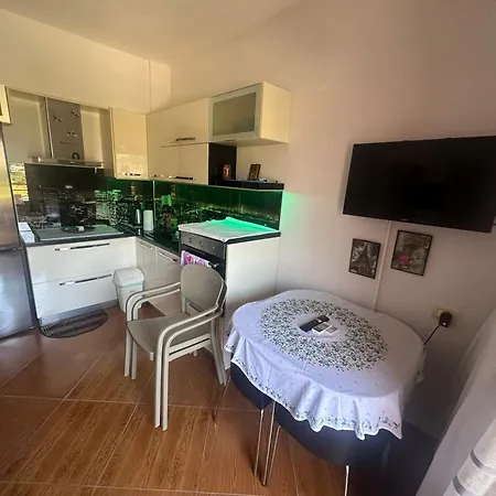 Апартаменты Orikum House *